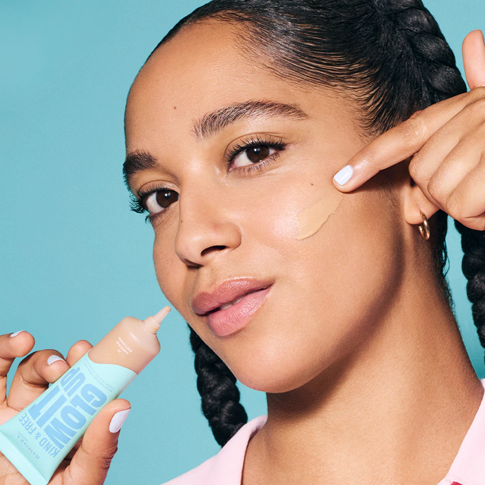 Rimmel Kind & Free Glow It Up light moisturizing make up
