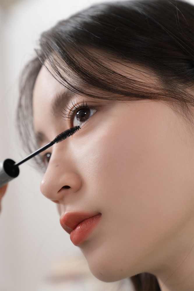 rom&nd Han All Fix Mascara long-lasting mascara for volume and density of the eyelashes
