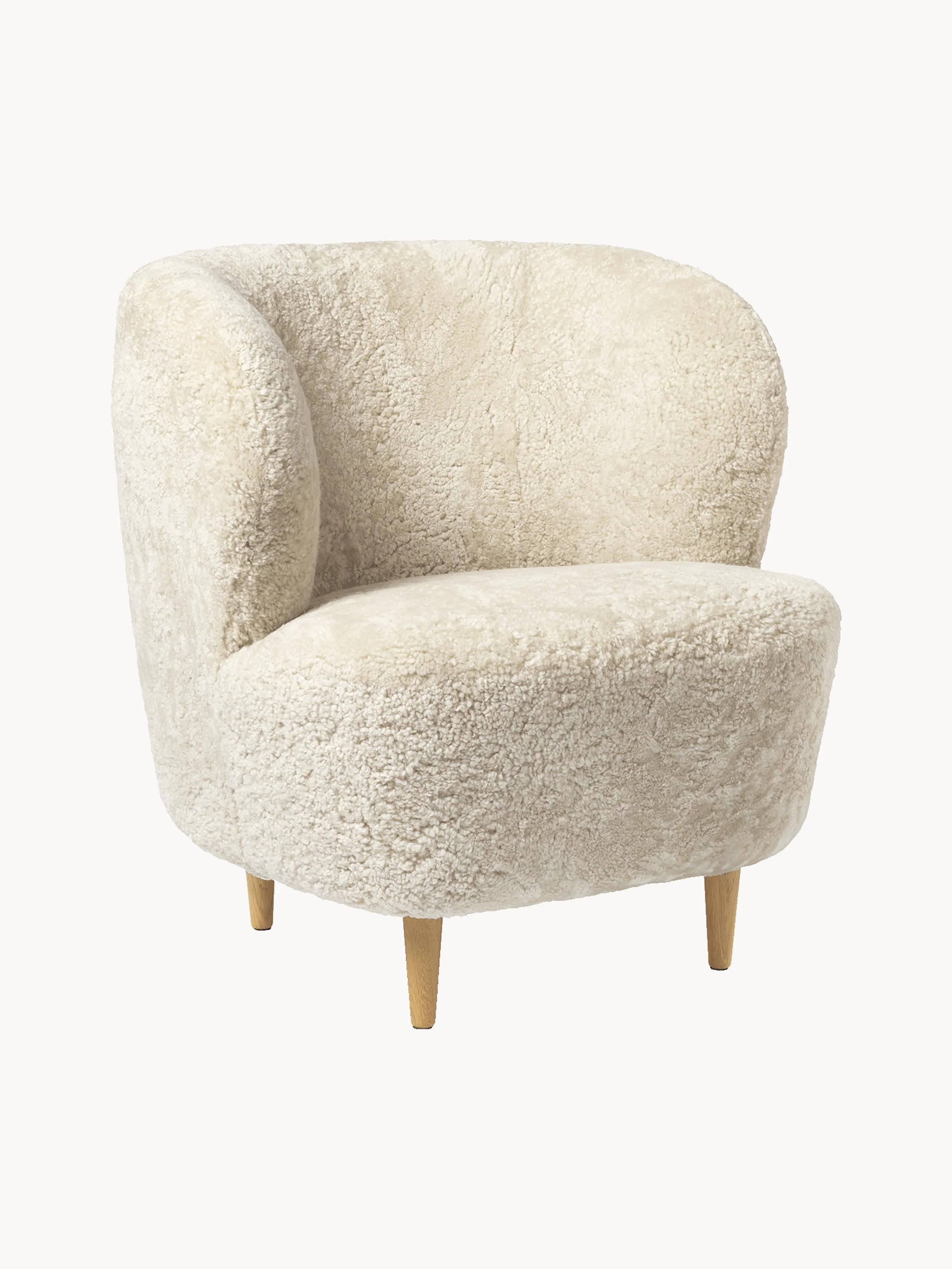 gubi Sheepskin lounge chair Stay