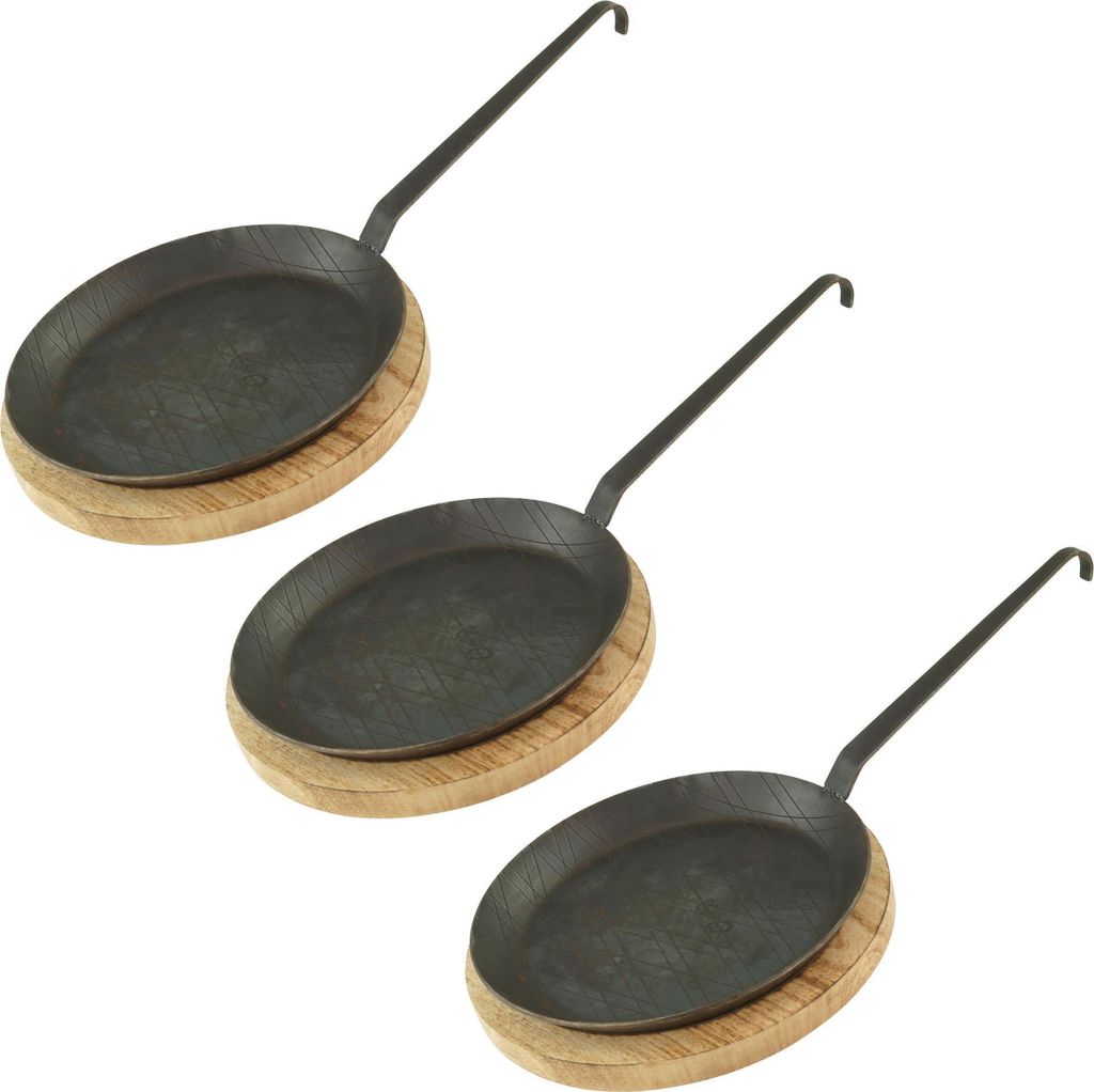 GVKECO 3 wrought iron frying and serving pans, Ø 28 cm, with hook handle, including serving board