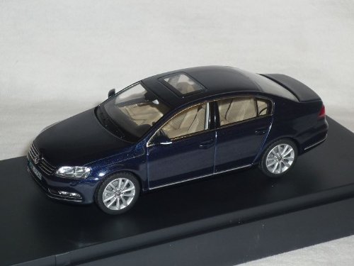 Schuco Volkswagen Passat B7 from 2010 Limousine Dark Blue 1/43 Model Car