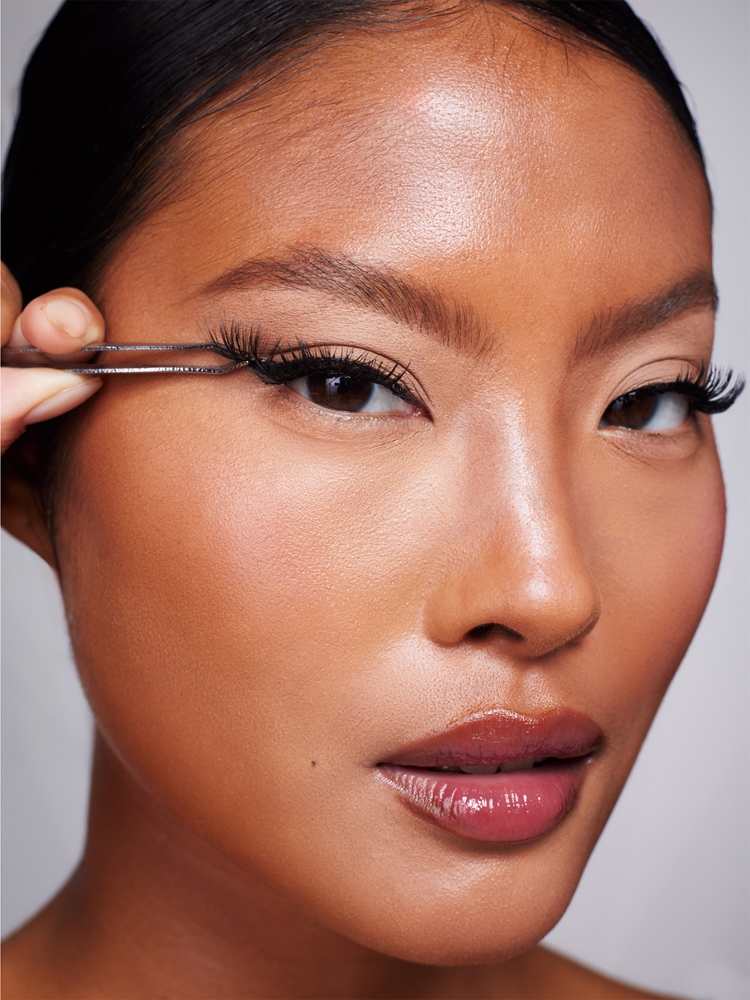 SOSU Cosmetics Hidden Agenda Lash Kit artificial eyelashes