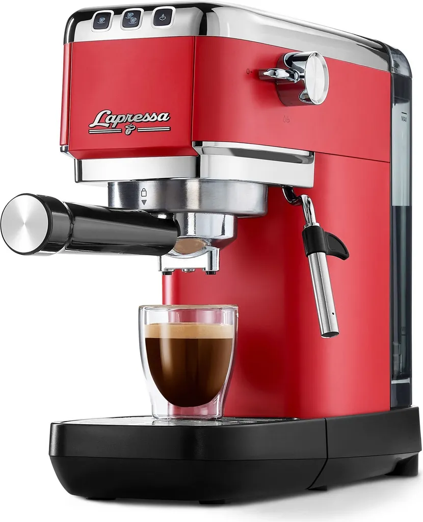 Tchibo portafilter espresso machine "Lapressa" (15 bar, 980ml water tank), pre-infusion technology, with 2-cup function and milk frother, including two double-walled filter baskets (red)