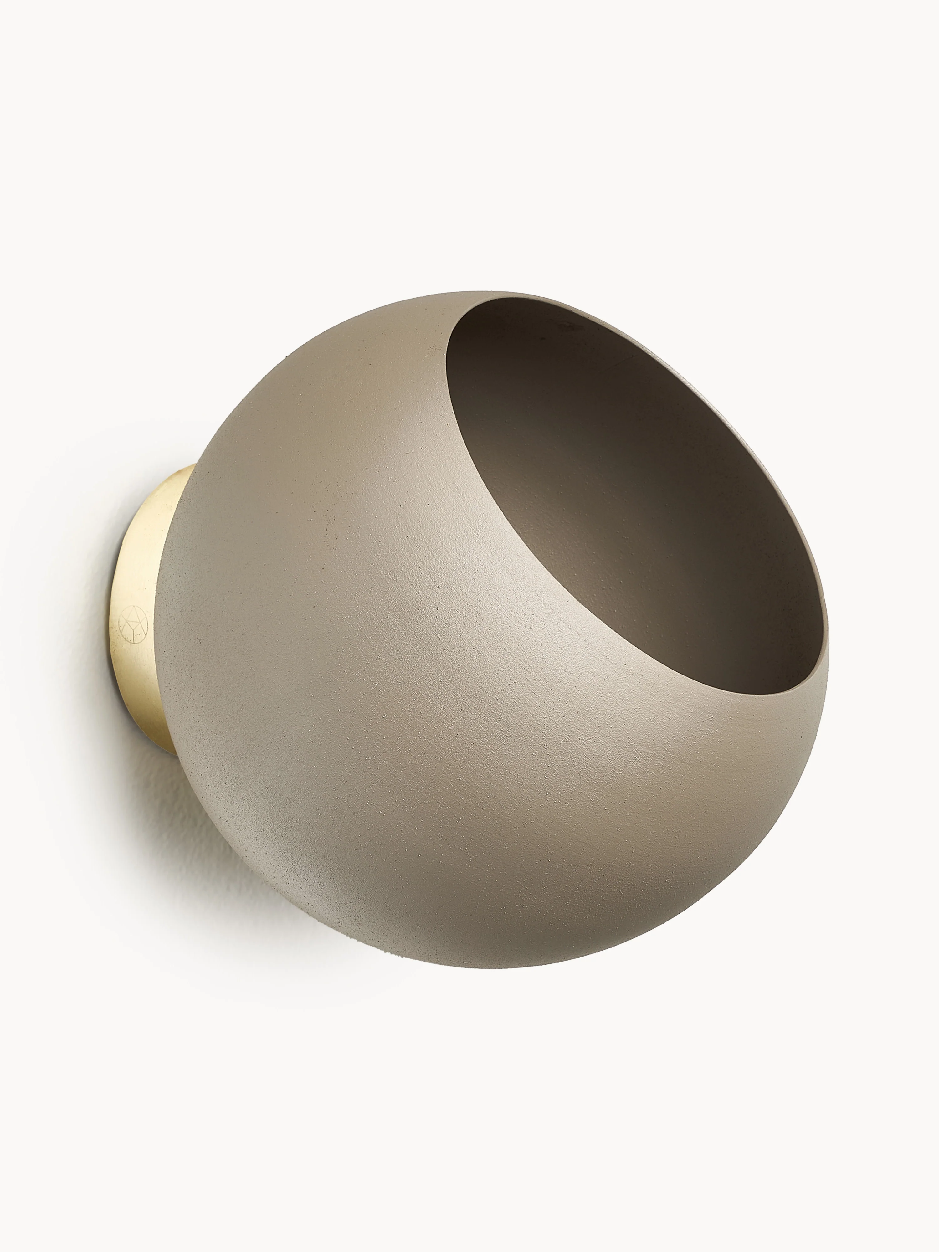 AYTM Globe wall planter made of metal, Greige
