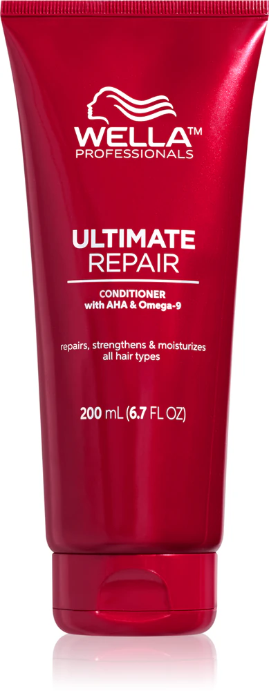 Wella Professionals Ultimate Repair Conditioner moisturizing conditioner for damaged and colored hair
