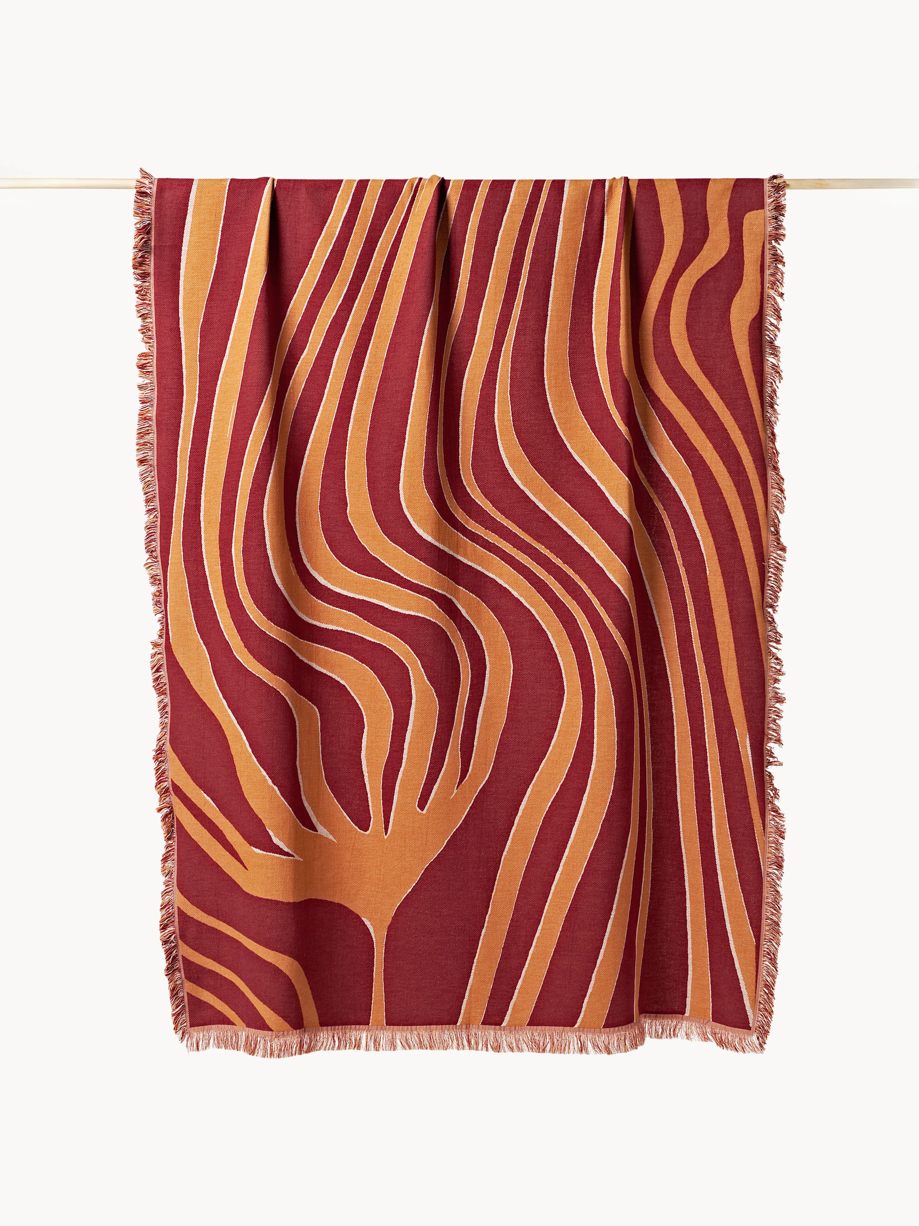 Westwing Collection Reversible blanket Alia made of cotton with fringes, Burgundy, coral red, orange