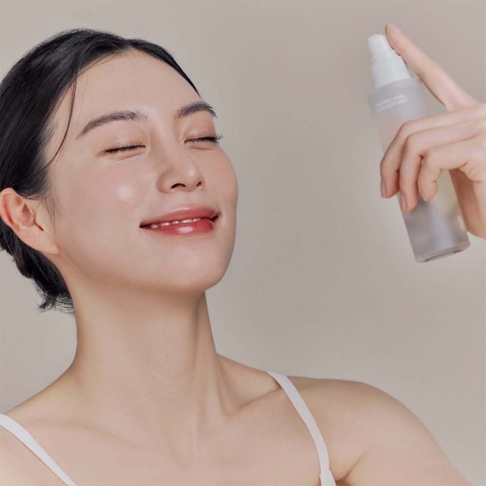 WHAMISA Organic Herb Olive Leaf Mist ultra-light care spray to soothe the skin