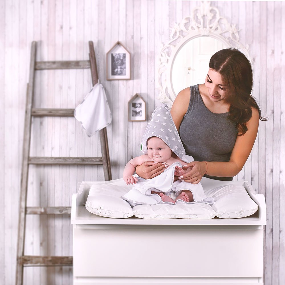 LULANDO Hooded bath towel hooded towel bath towel bathrobe hooded towel made of terry cloth (80 x 100 cm). Warm and cosy terry towel for babies and toddlers including washcloths.
