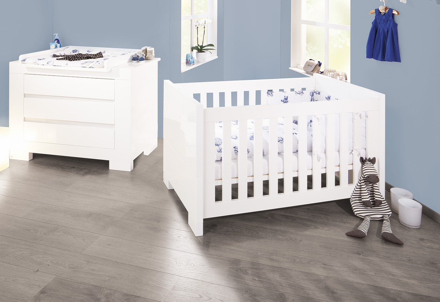 Pinolino Sky 09 34 98 B 2-Piece Baby Bed (140 x 70 cm) and Wide Changing Table with Changing Unit High Gloss White